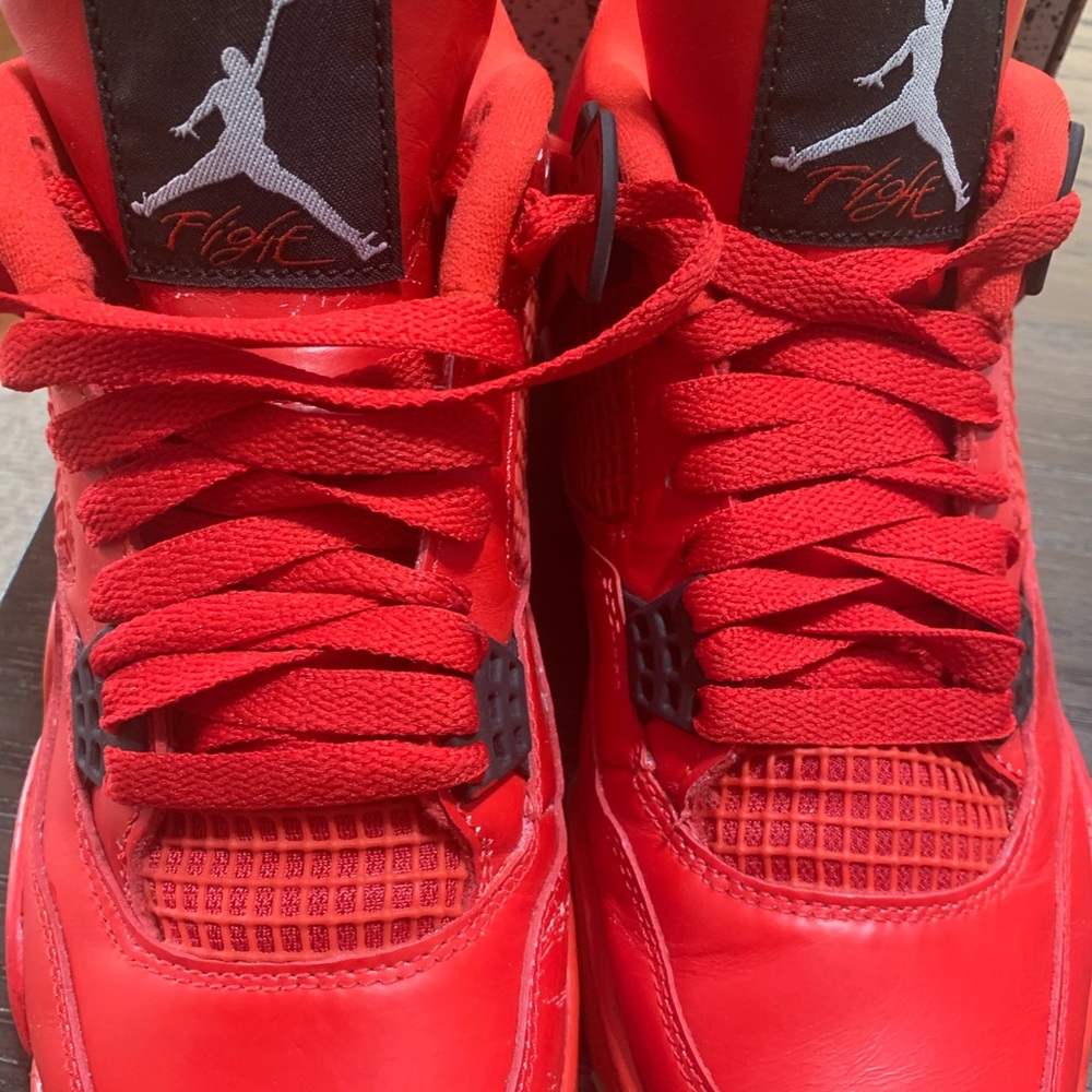 Jordan 4s fire red single days women size 7.5